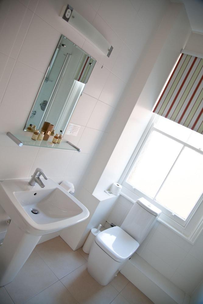 The White Lion Hotel Алдебург Екстериор снимка