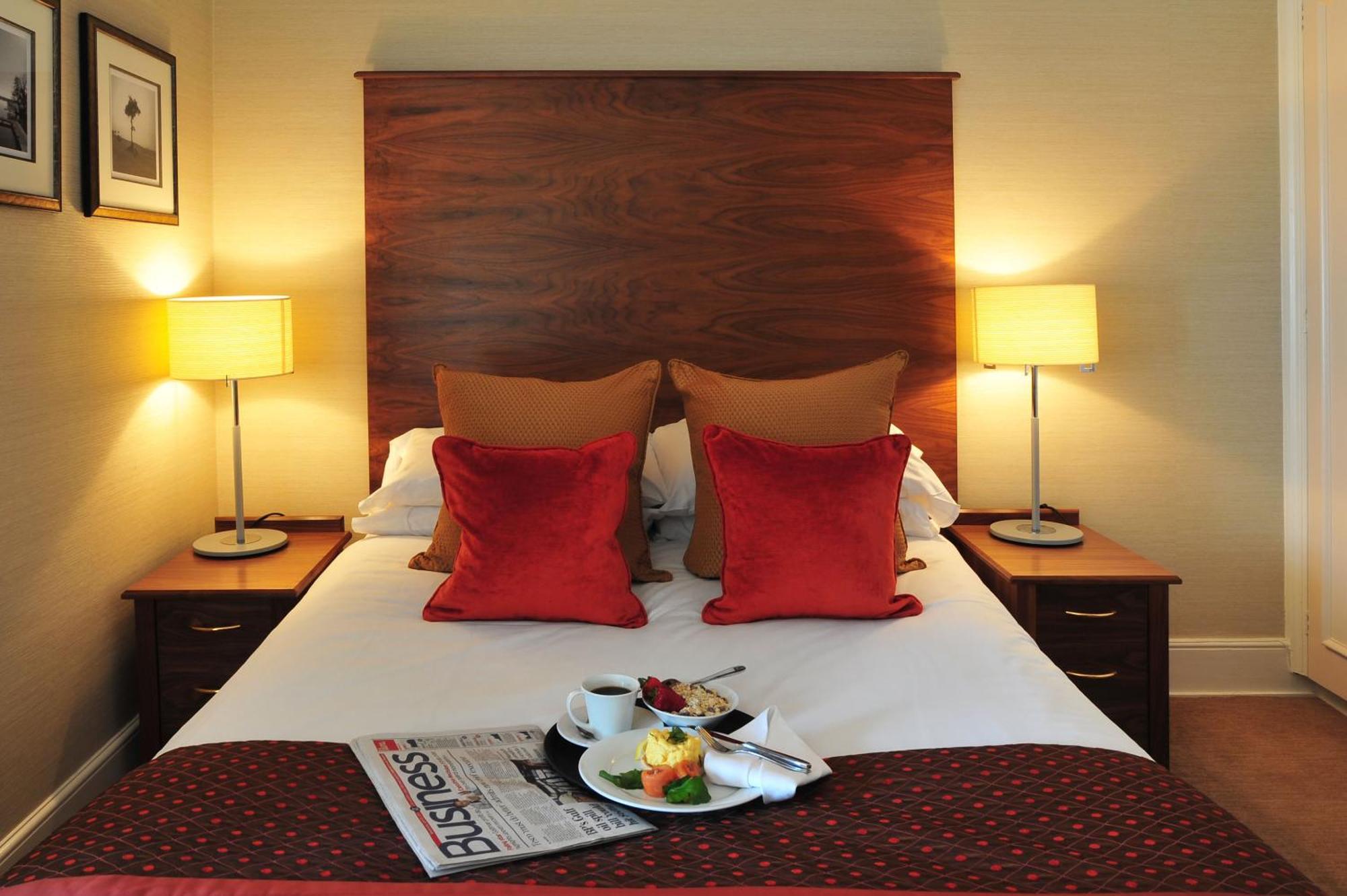The White Lion Hotel Алдебург Екстериор снимка