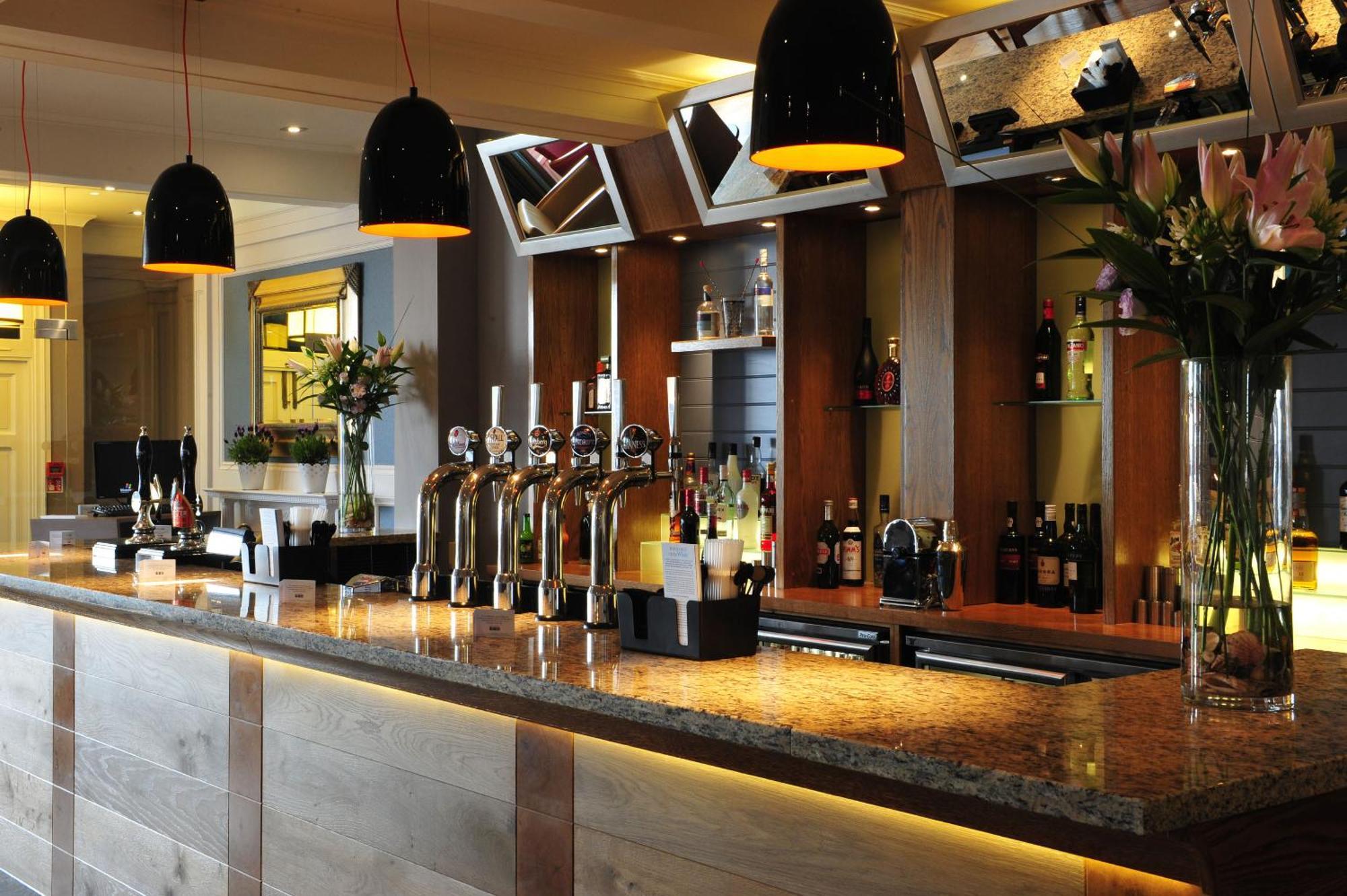 The White Lion Hotel Алдебург Екстериор снимка