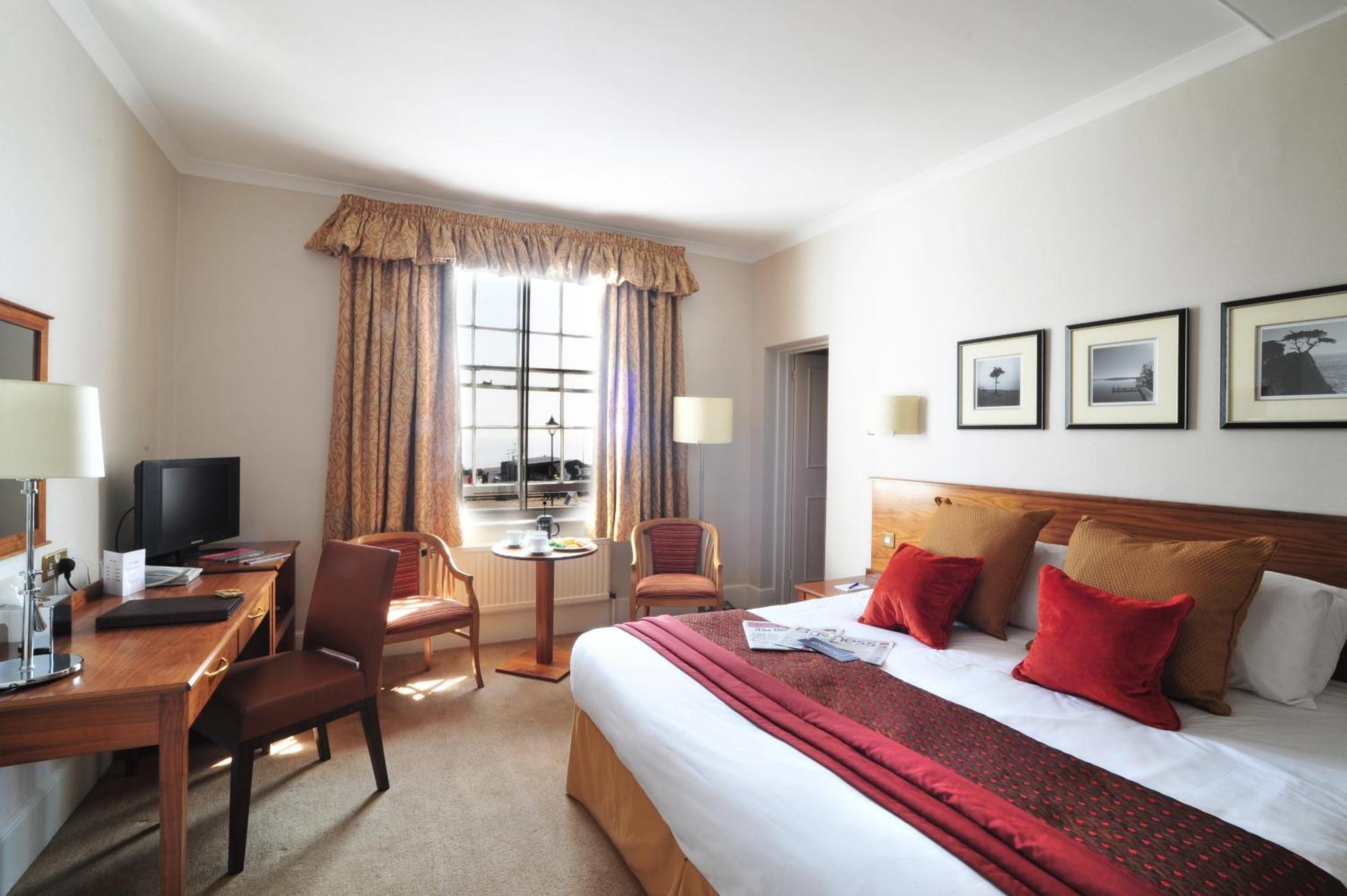 The White Lion Hotel Алдебург Екстериор снимка